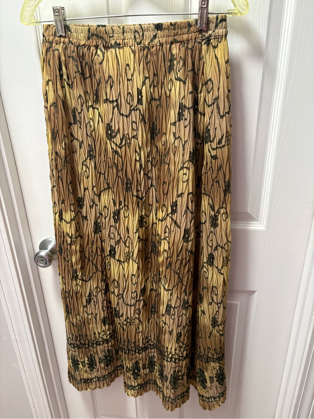 Effect Nostalgia Boho Pleated Floral Maxi Skirt in Yellow/Black